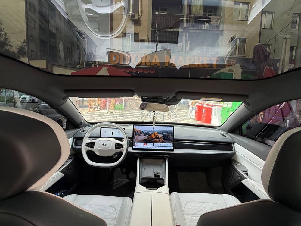 Dongfeng 007 hybrid — 4