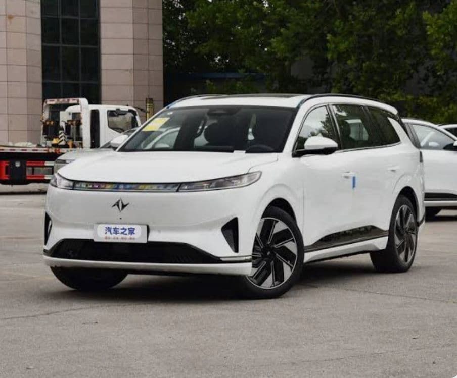 Dongfeng ep 008 ultra elektr
Qora rang qora salon
Qora rang apelsin sa — 1