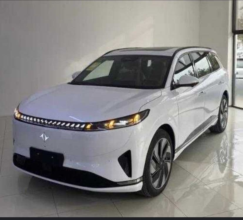 Dongfeng ep 008 ultra elektr
Qora rang qora salon
Qora rang apelsin sa — 3