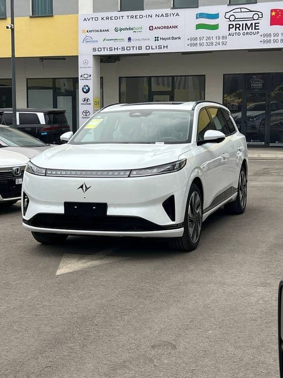 Dongfeng 008 Ultra  Extended Range 2026 Restayling Elektro 610 km

Yu — 3