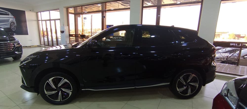 Dongfeng T5 EVO avtomobili 1.5 atmosferali gibrid — 2