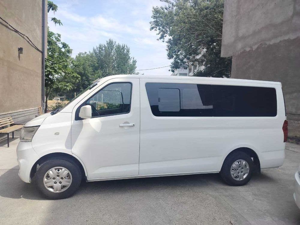 Минивен Changan G10 — 3