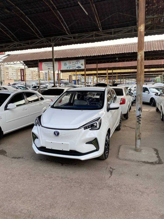 Changan ben ben E-star Elektromobil 2023 — 3