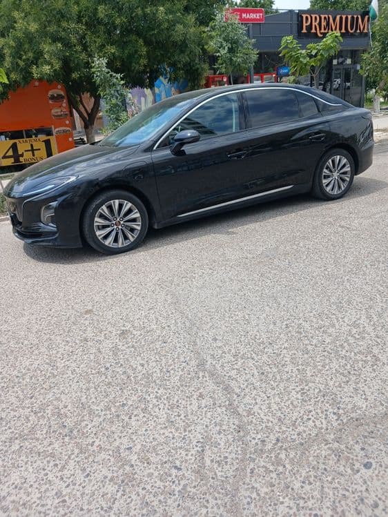Hongqi h5  . 210.000 000 — 3