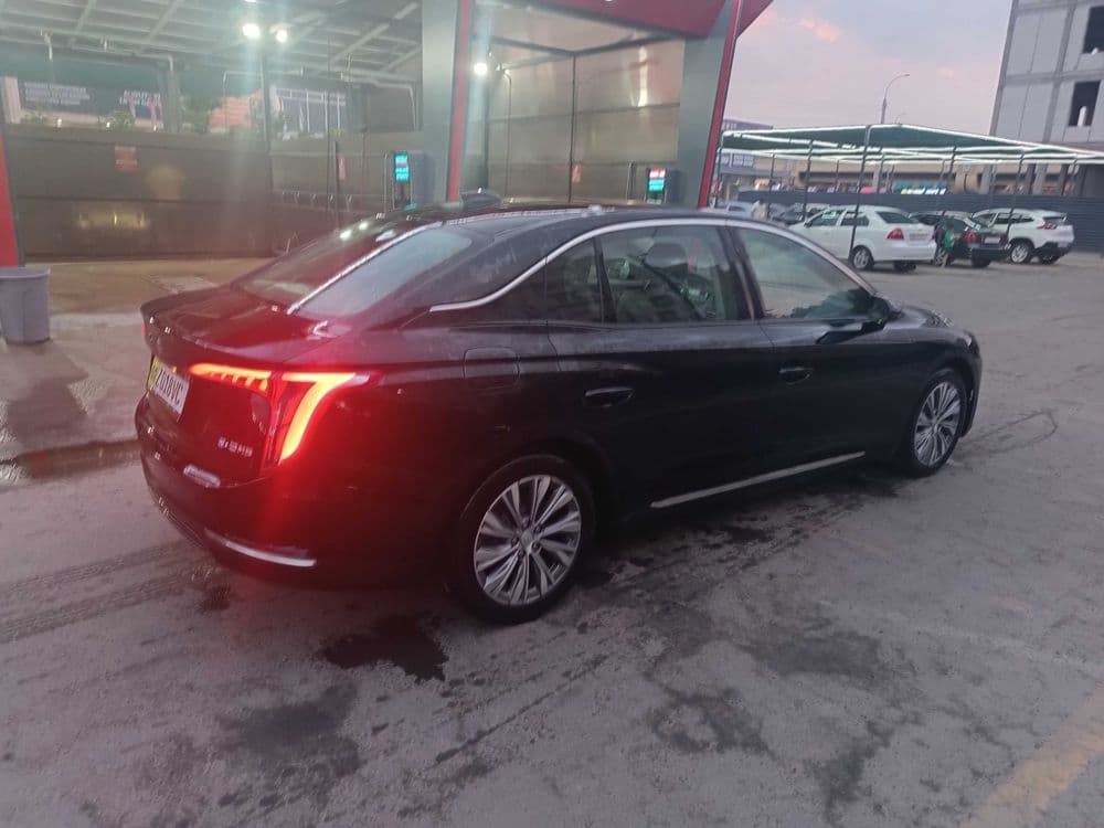 Продам свою машину HONGQI EQM5 500км — 5