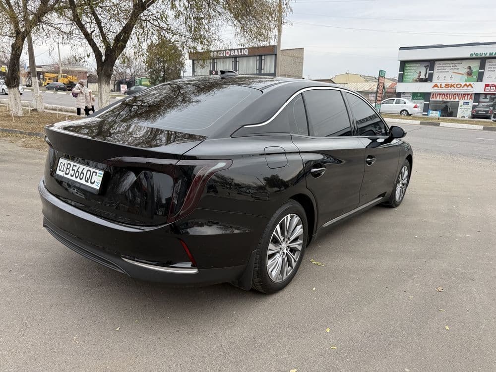 Hongqi eqm 5 500 аренда с выкупом — 3