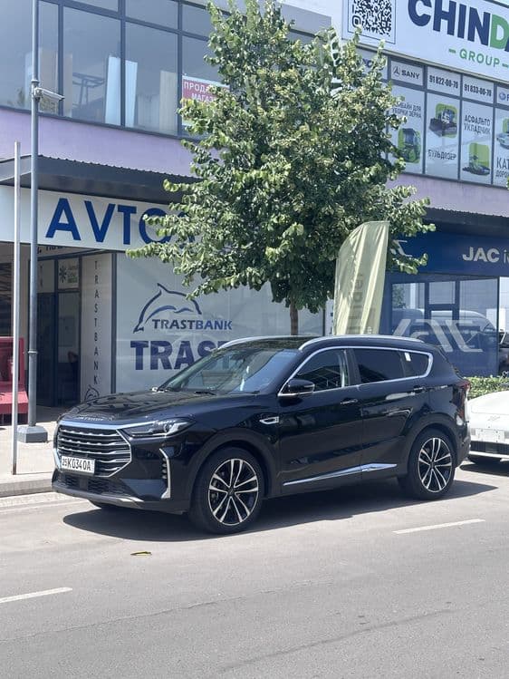 Jetour X70 Plus Comfort — 1