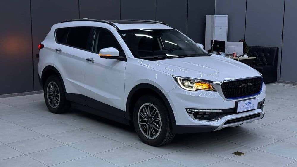Jetour X70 electrocar — 1