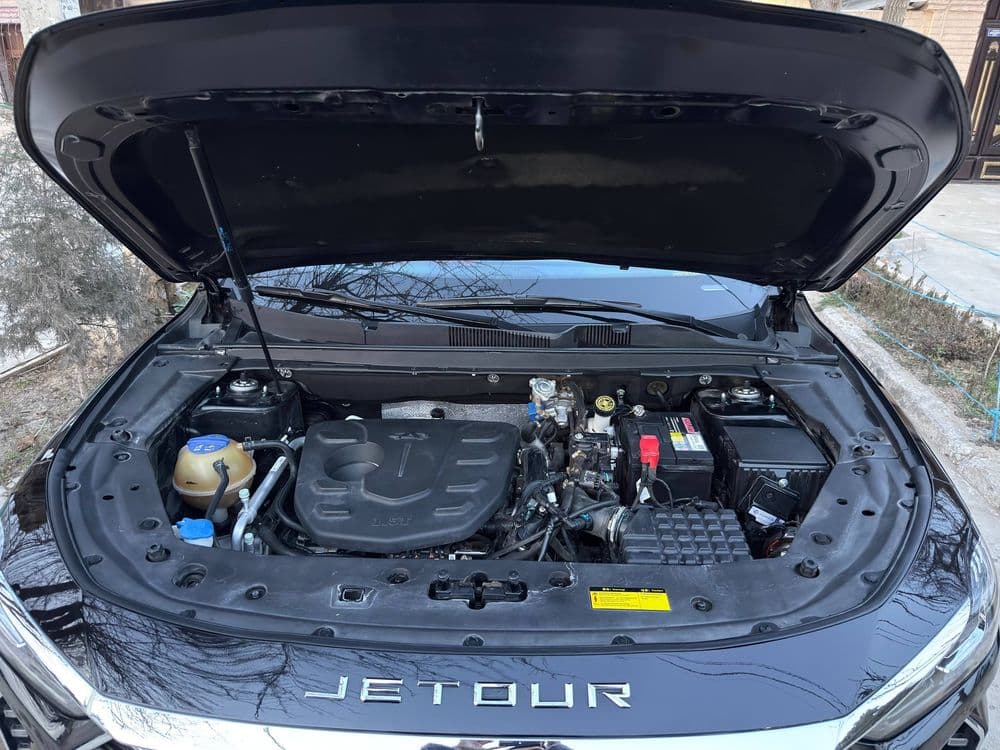 Jetour X70 Plus black — 3