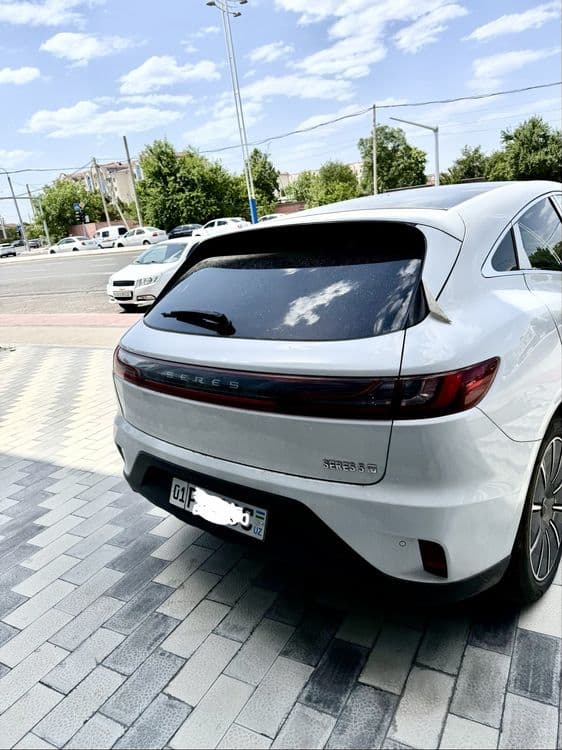 AITO Serez m5 ev — 3