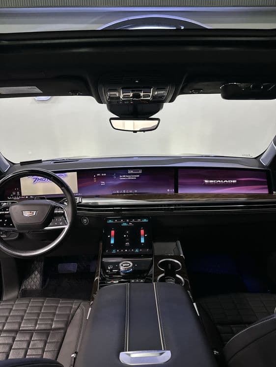 Cadillac Escalade — 3