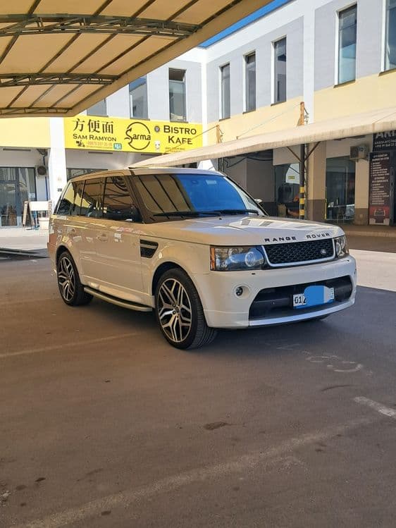 Rang Rover  supercharged 5litr — 2