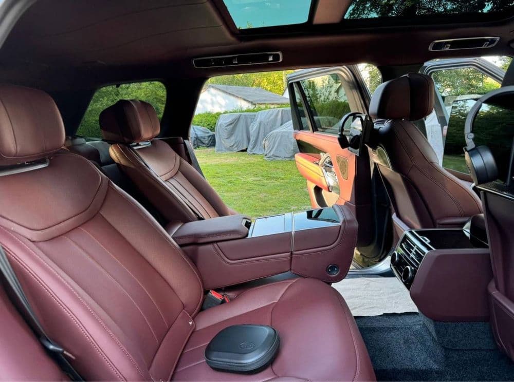 Range Rover P530 Long Night packet 2026 — 4