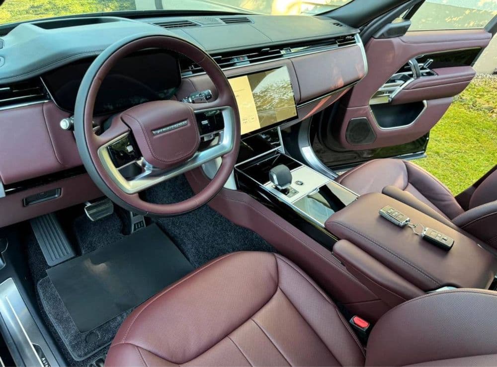 Range Rover P530 Long Night packet 2026 — 6