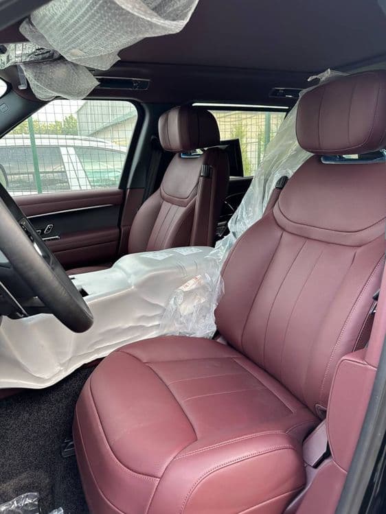 Range Rover P530 Long Night packet 2026 — 7