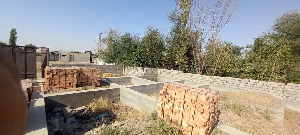 Узим богда 6сотих учаска сотилади 1 сотхи 2500$ — 2