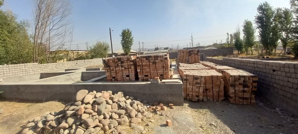 Узим богда 6сотих учаска сотилади 1 сотхи 2500$ — 4