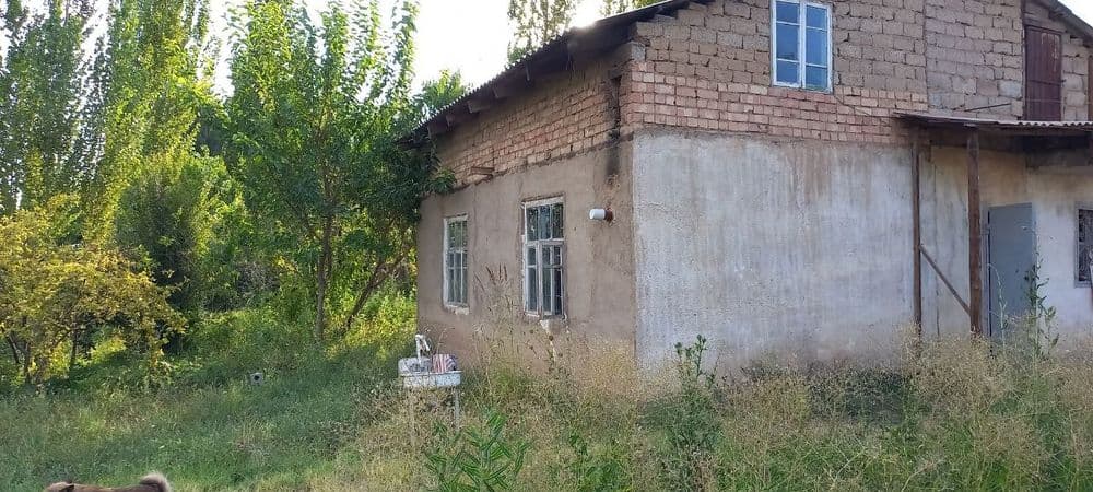 Буш ер ва дала ховли сотилади Ангрен шахар Гиолог қурғон Зиф — 1
