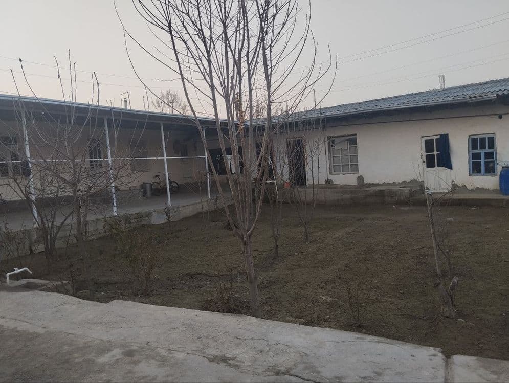Uy sotiladi manzil eski qovunchi toyxona orqa tqrafida joylashgan — 2
