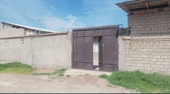 Arzon xovli Nurafshonda 2 sotix 4 xonali uy sotiladi. — 4