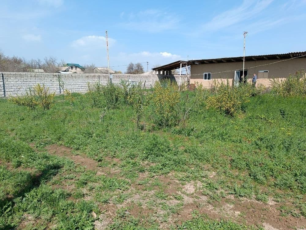30 соток в Янгиюль р-не, 20 км от Ташкента (Сергели). "Голубые озера" — 1