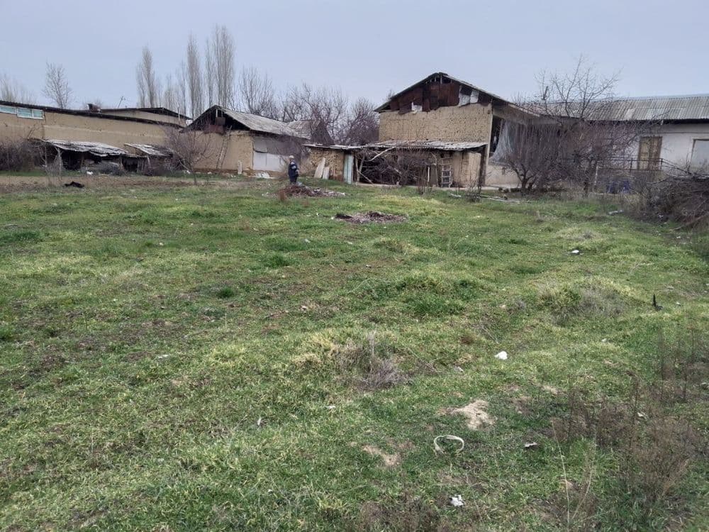Yer sotiladi Keles Toshkent tumani, — 2