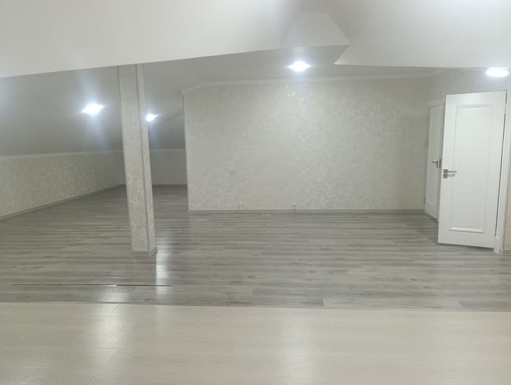 Sergeli Xonobodda  4 xona + mansarda + Podvol kottagina  uy sotiladi!! — 2