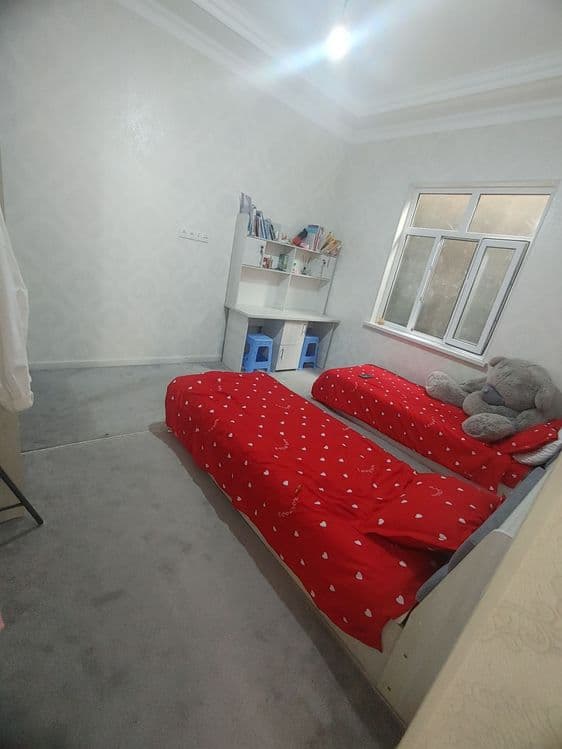 Zangota tumani nazarbek mevazor maxallasidan uchastka sotiladi 

1.83 — 4