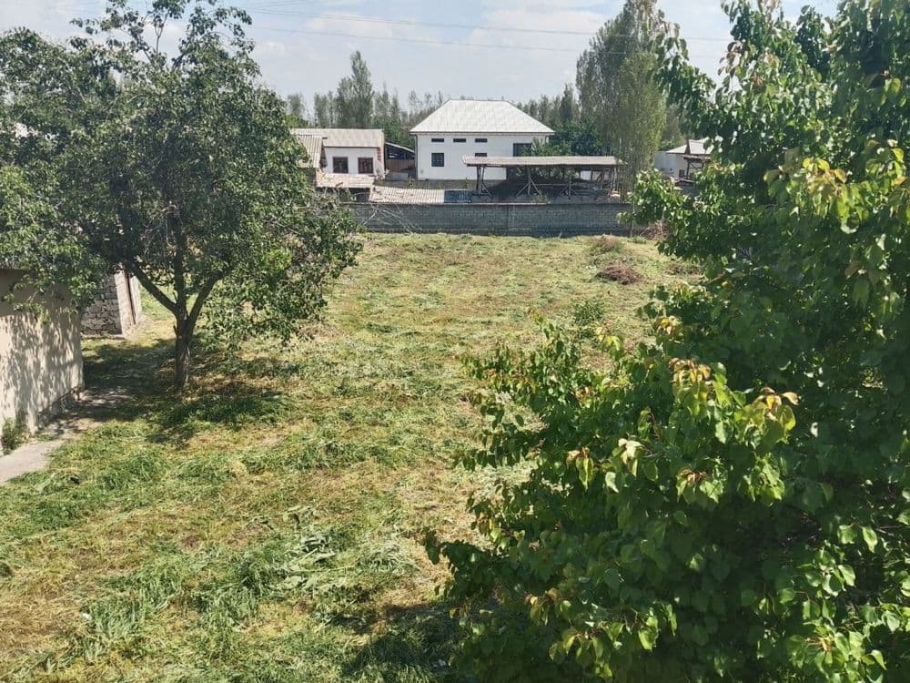 Yer sotiladi 12 sotix narxini kelishamiz — 4