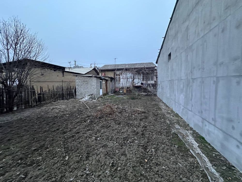 Yer narxida uy sotladi srocna — 2