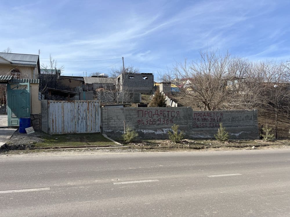 Продается  участок в чимён вдоль дороги 8 сот. — 2