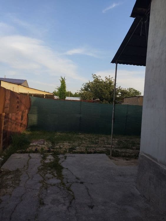 Keles fozilov yolida joylashgan 5.5 sotixlik ucaska sotlad — 5