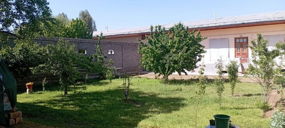 Uy sotiladi moʻljal yangi toshmidan 6 km kirganda ATP 8 sotix 6 xonali — 3