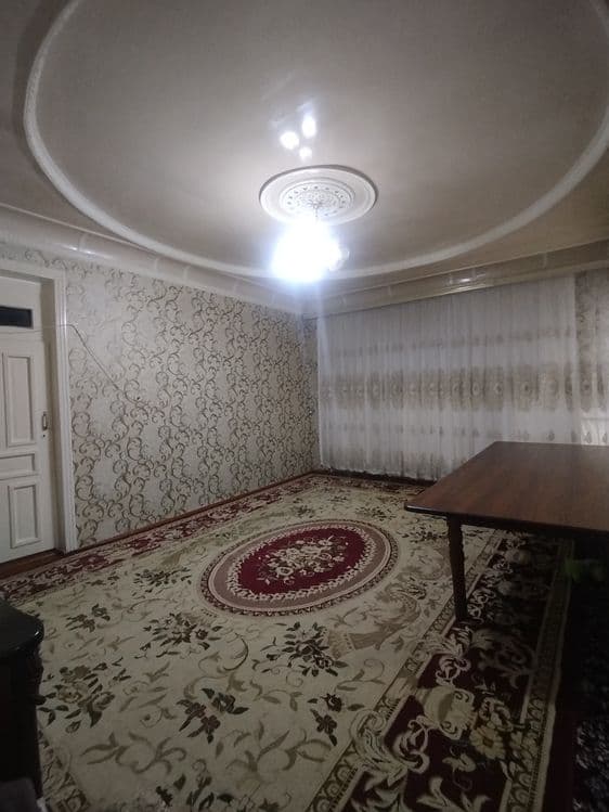 Uchastka sotiladi 8 sotok 6 xona — 8