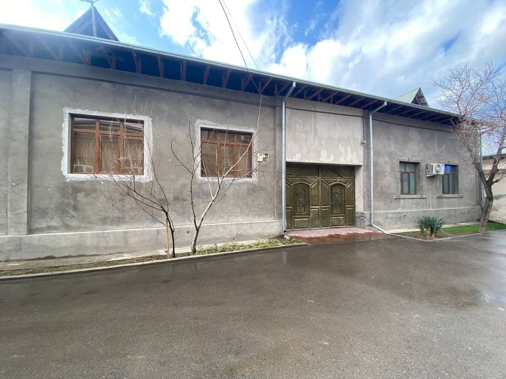 Xonobodda 15 sotixli hovli sotiladi — 1