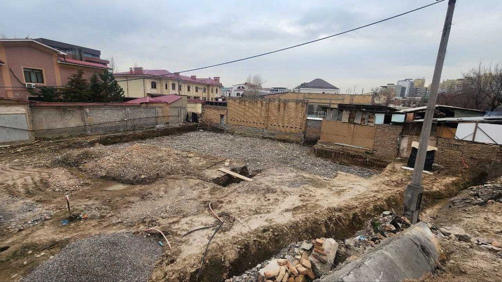 Продаётся земельный участок в Юнусабадский р-н, за рестораном Horrot — 2