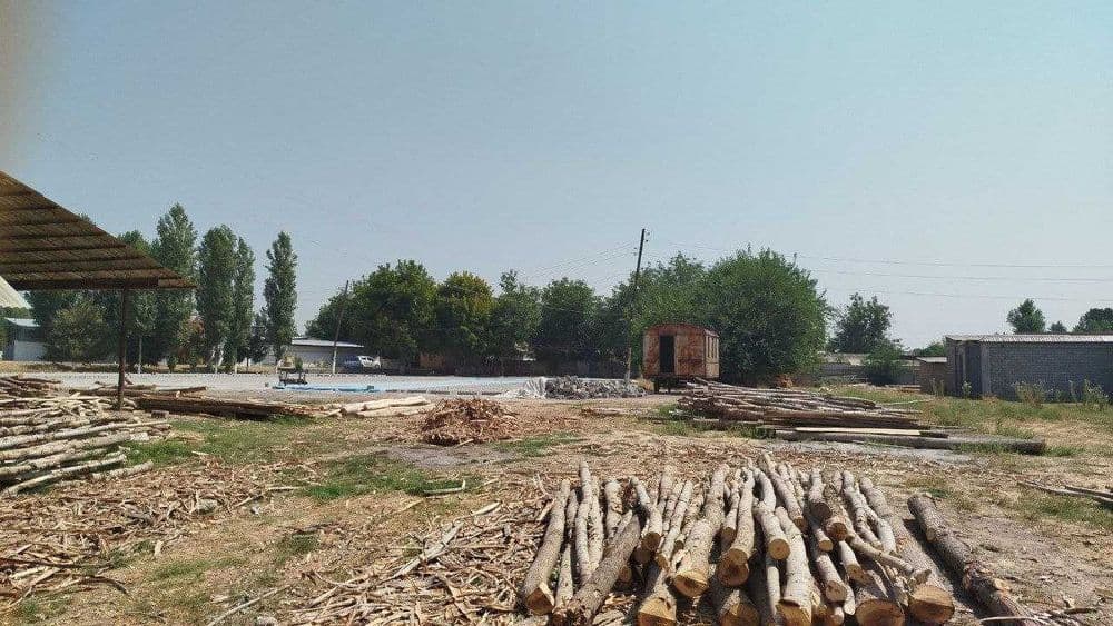 база,76 соток,в Паркенте, Таш.области, под любой вид деятельности — 2