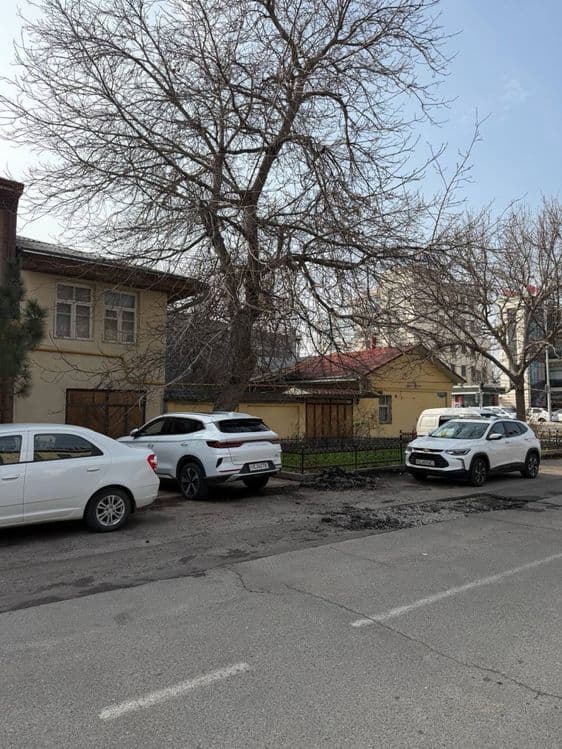 Бадамзар Казы махалля земля 3.4соток первая линия угловая срочно Своя — 2