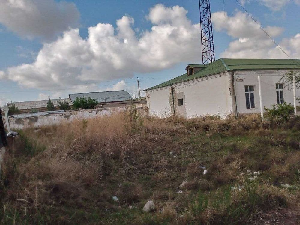 Нотурар ер биноси билан сотилади — 2