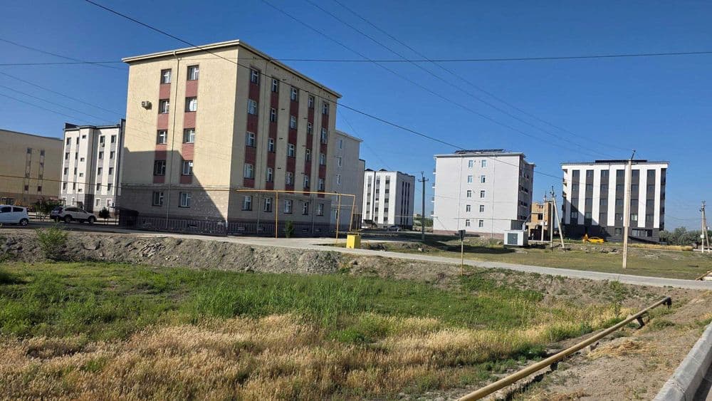 Romitan tuman markazida 3 qavatli uy-joyga mo`ljallangan 2 sotixli yer — 2