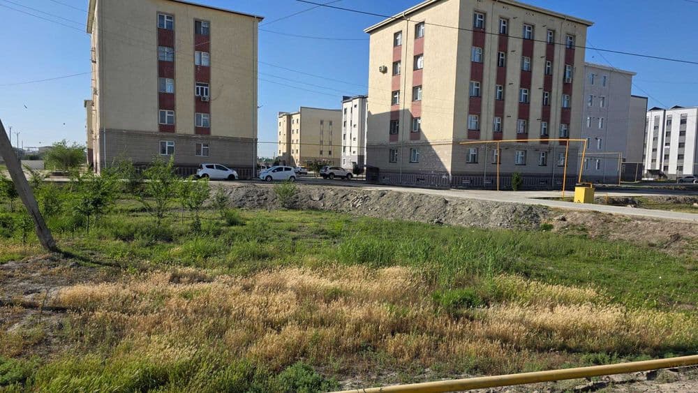 Romitan tuman markazida 3 qavatli uy-joyga mo`ljallangan 2 sotixli yer — 3
