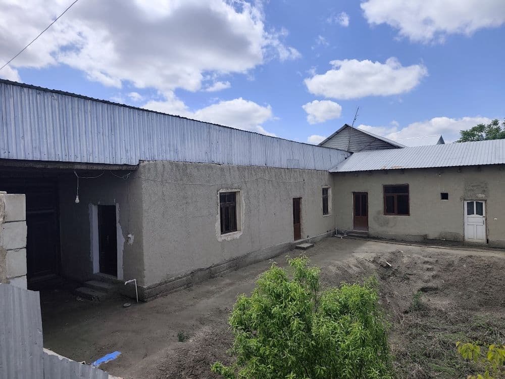 Azizobod bozoridan 1 kmda hovli-joy qulay joylashuv va yaxshi narxda — 2