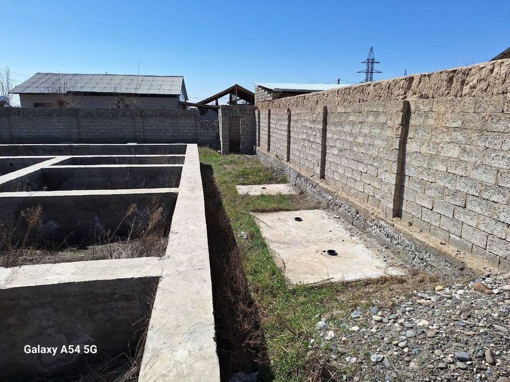 Uchastka sotiladi Samarqand viloyati Jomboy tumani Man Zavodi yonida — 2