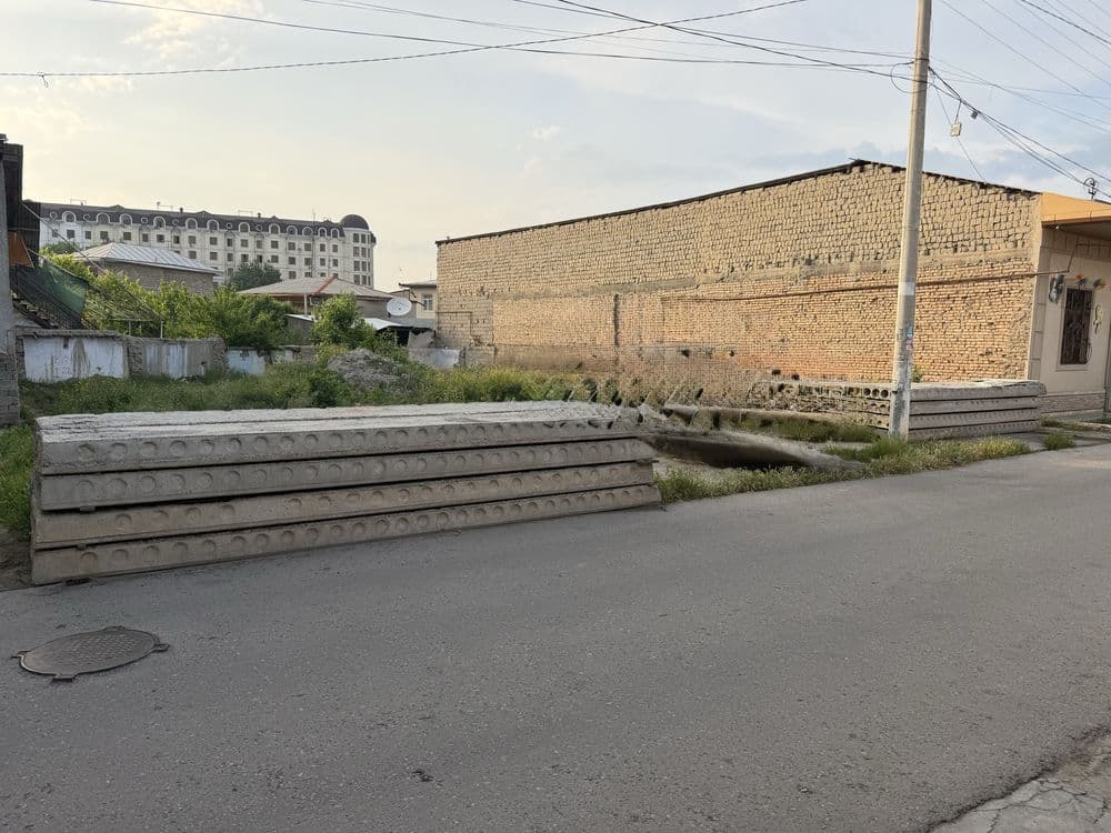 Земля в центре города — 1