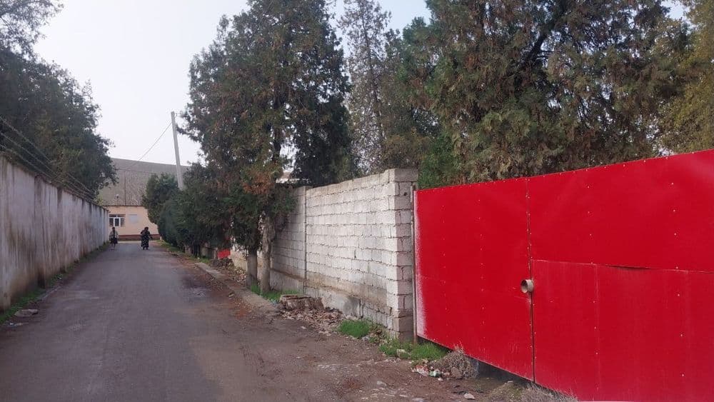 Tadbirkorlik va yashash uchun 10 sutuģ er maydoni va 4 xonali bino — 2