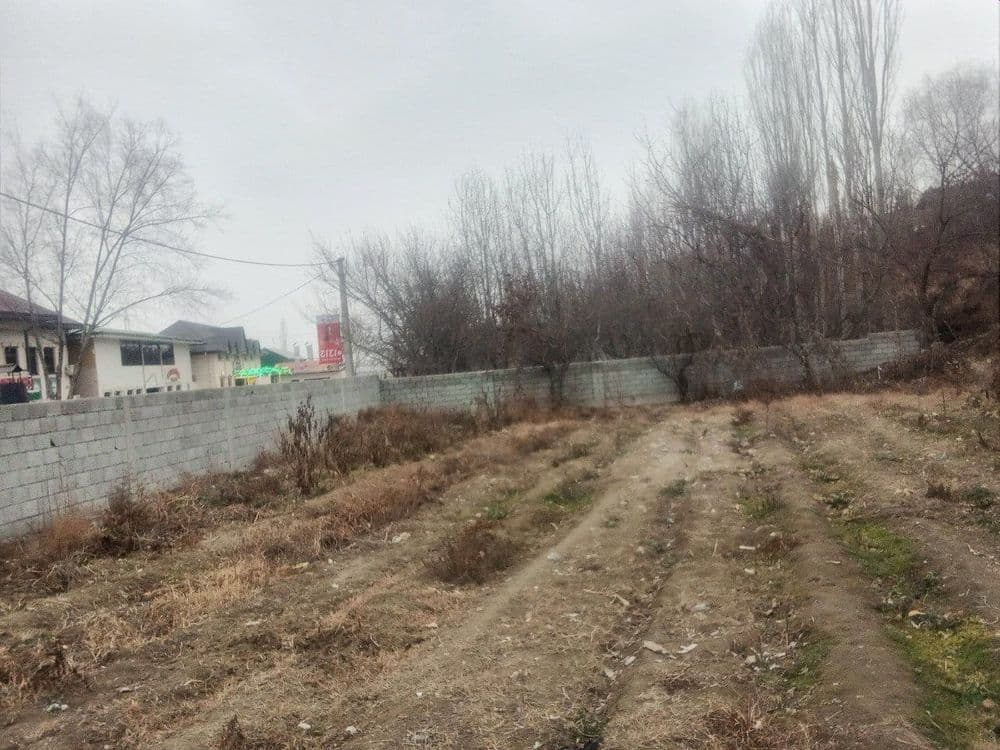 сотилади :Yer uchastka sotiladi.
Yer maydoni 8 sotix
Gaz sev — 2