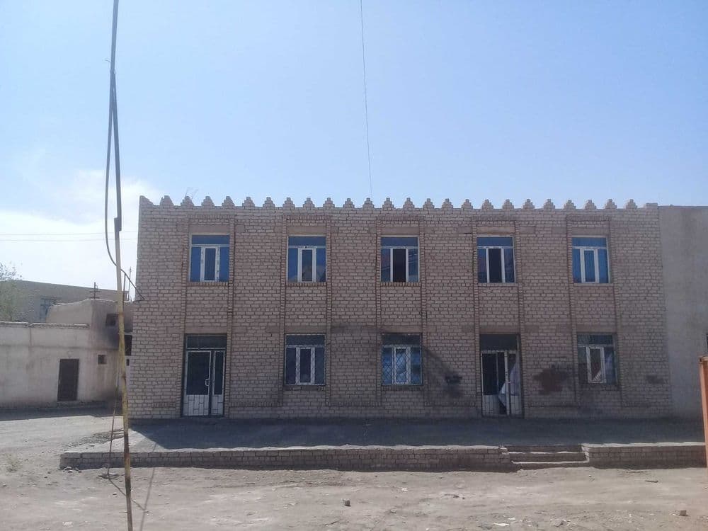 2 qavatli bino sotiladi — 2
