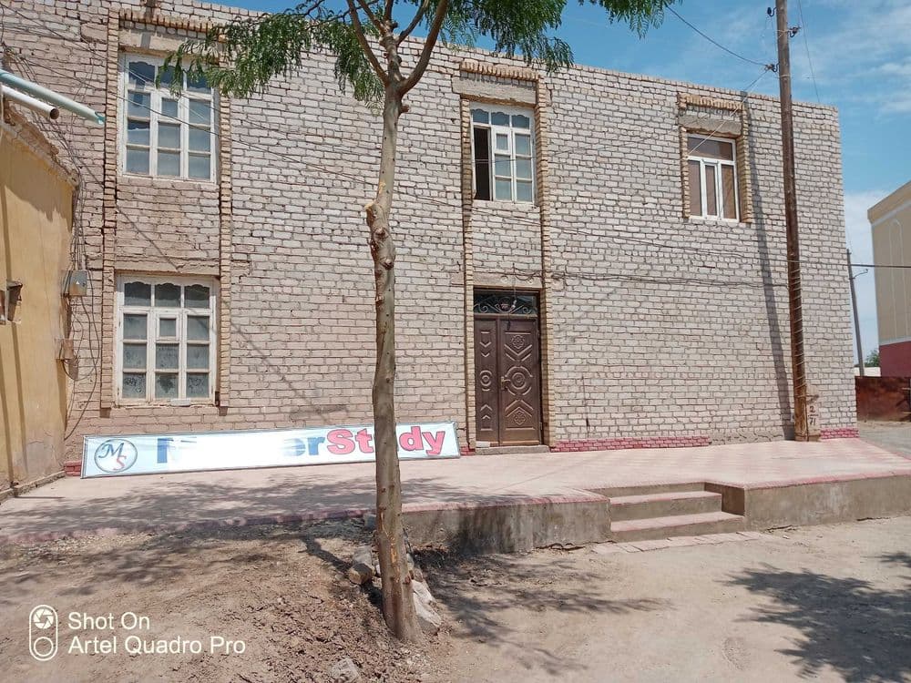 2 qavatli bino sotiladi — 4
