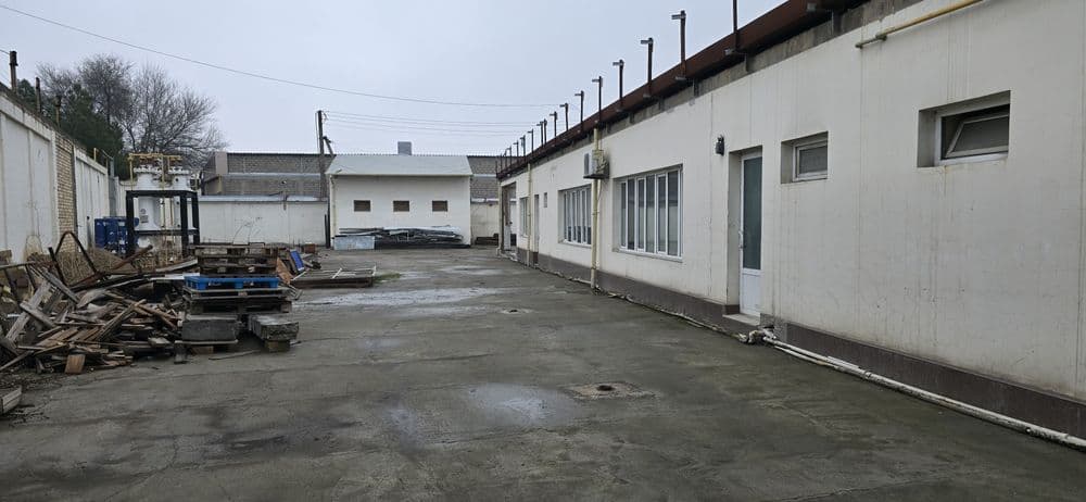 Сдам объект под бизнес 30-соток 2000-квм — 2