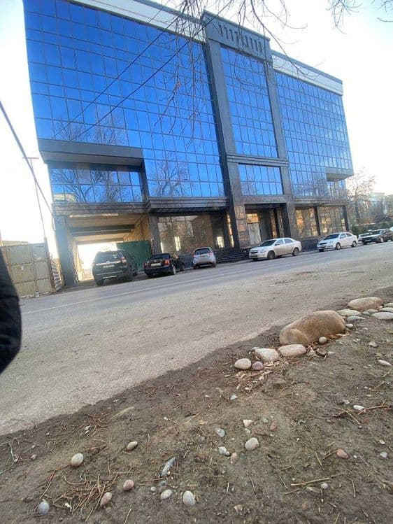 Аренда здания ул. Арнасай  5000м2 — 2